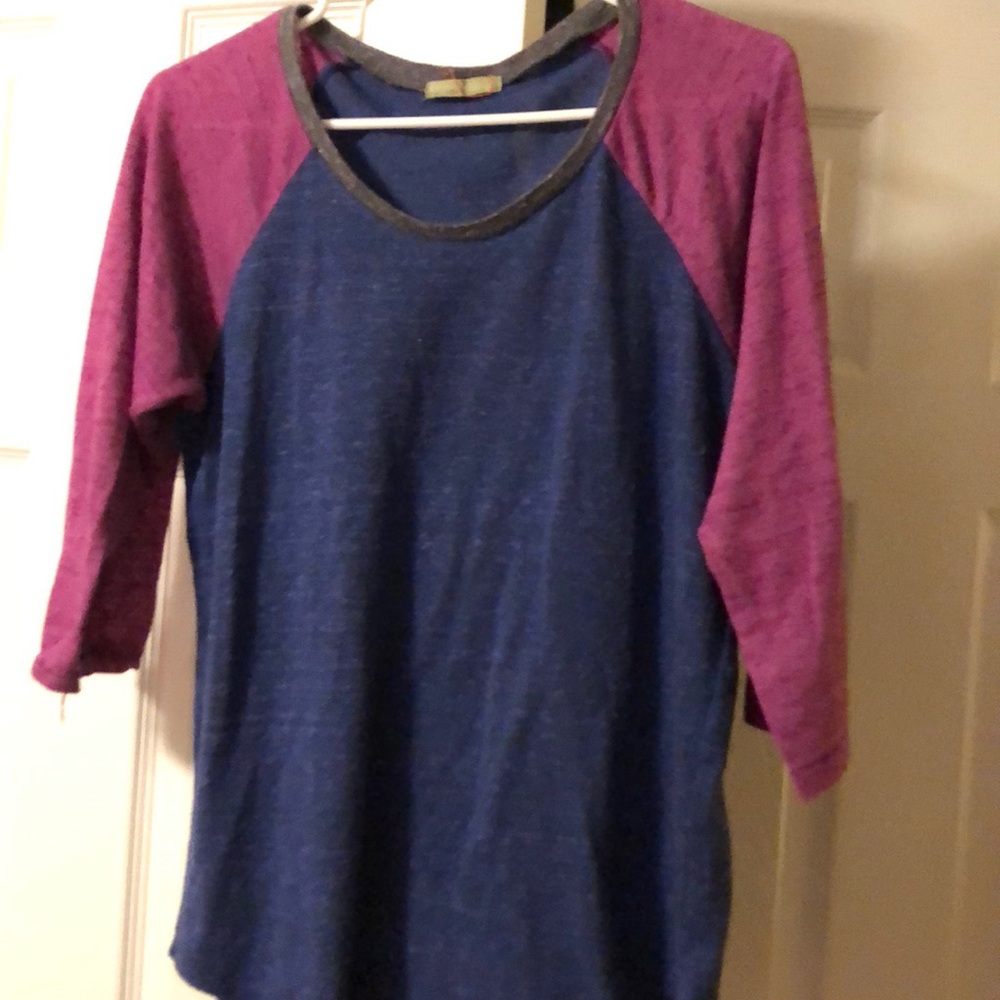Three quarter sleeve shirt